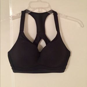 Victoria's Secret maximum support sports bra, 32DD